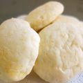 ふ～こ♪'s cooksnap of when they made 材料3つ☆ふわふわ卵なしビスケット.