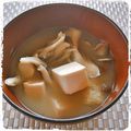 結真は道産子♪'s cooksnap of when they made 超簡単。ココロ温まるキノコみそ汁.
