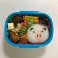たまちゃいろ's cooksnap of when they made 簡単キャラ弁☆ブタさん.