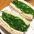 YUKIKI☆'s cooksnap of when they made たっぷり春菊のﾊﾑﾁｰｽﾞｻﾝﾄﾞｲｯﾁ.