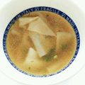 床トン's cooksnap of when they made 余った餃子の皮でワンタン風スープ☆.
