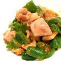 yellowow's cooksnap of when they made 鶏肉と夏野菜のピリ辛炒め.
