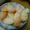 たべたべこ's cooksnap of when they made 簡単すぎる☆桃の種の取り方！.