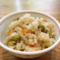 りんごママ_1986's cooksnap of when they made 枝豆と茸と油揚げの炊き込みご飯.