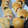 すぅやんとパパ's cooksnap of when they made ごまと大葉 香る ベーコンエピ.