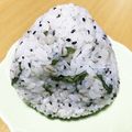 ☆あいちゃん's cooksnap of when they made 大葉とごま塩のおにぎり.
