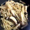 hinatahina's cooksnap of when they made ジャガイモとしめじのバター醤油炒め.