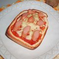 ハンとユヅキ's cooksnap of when they made 簡単ピザ風トースト.