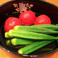 Naobapy's cooksnap of when they made よーく冷やして♫オクラとトマトのおひたし.