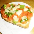 白いぐれーぷ's cooksnap of when they made トマトのピザトースト.