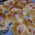 ここねっと's cooksnap of when they made ☆ＨＢで簡単☆りんごパン.