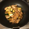 たこべえ's cooksnap of when they made 鶏胸肉とズッキーニの味噌炒め.