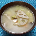 kyao☆'s cooksnap of when they made 花粉症対策！蓮根舞茸白菜の味噌汁.