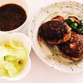 西高校's cooksnap of when they made 肉汁たっぷり 基本のハンバーグ.