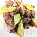 マイとクロの幸せ生活's cooksnap of when they made つまみに最高☆鶏ハツと長ねぎの簡単炒め！.