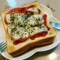 梨パフェ♪'s cooksnap of when they made 簡単！マルゲリータ風トマトのトースト.