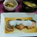 2児ママみきてぃ's cooksnap of when they made 鮭のムニエルおろぽんバターソース.