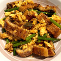 cocoron734's cooksnap of when they made ☼うなぎの蒲焼とにんにくの芽の卵炒め.