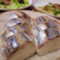 う〜さ〜's cooksnap of when they made 一口でサイズ秋刀魚のあぶり棒寿司.