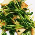 手作り★ママ's cooksnap of when they made 【糖質制限】厚揚と豆苗炒め.