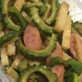 ❤︎麻ぁ❤︎'s cooksnap of when they made ゴーヤと長いものオイスターソース炒め.