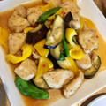 クックパッドごはん部's cooksnap of when they made 簡単♫鶏むね肉と夏野菜のエスニック炒め.