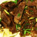 4葉のぶたぶた's cooksnap of when they made おろしソースでステーキ丼.