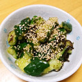 ドルフィンサーモン's cooksnap of when they made ちょいと一品★叩ききゅうりの塩ゴマ油昆布.