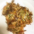 きみちぃママ's cooksnap of when they made 節約＊もやしと野菜のかき揚げ コツあり！.