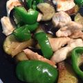 よし乃1987's cooksnap of when they made 鶏胸肉★ナスとピーマンのめんつゆ炒め.
