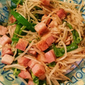 りょんめろ's cooksnap of when they made 厚切りベーコンともやしのカレー炒め.