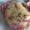 ちゃんこまんさん's cooksnap of when they made お歳暮ハムで♡チーズ焼きガーリック添え.