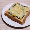 アクセル☆'s cooksnap of when they made たっぷりチーズとコーンのトースト.
