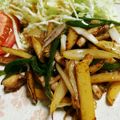 しろくまほ's cooksnap of when they made 簡単♪鶏胸肉とじゃがいもピーマン炒め.
