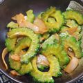 nosso's cooksnap of when they made 簡単＊夏野菜＊ゴーヤとハムのオイマヨ炒め.