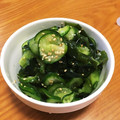 料理は苦手ママ's cooksnap of when they made 我が家の定番♡きゅうりとワカメの酢の物.