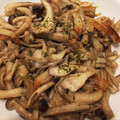 清水の嫁's cooksnap of when they made きのことちくわのバター炒め.