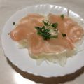 Ryo．738's cooksnap of when they made 簡単すぎる☆生ハムと玉ねぎのサラダ.
