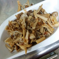 kotohime00's cooksnap of when they made 油揚げとシメジの鰹節炒め.