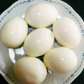 yuyuken's cooksnap of when they made 簡単★ゆでたまごのむきかた☆半熟.