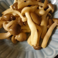 万華月's cooksnap of when they made きのこのバター生姜焼き.