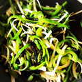 まーくんママ♫'s cooksnap of when they made ピーマンと大根の皮の 塩昆布炒め.