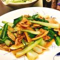 ☆糖質減らしてます☆'s cooksnap of when they made チンゲン菜を使った野菜豚バラしょうが炒め.