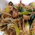 妻はベトナム人's cooksnap of when they made 【簡単】もやしとイカのオイマヨ炒め.