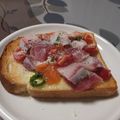 よちりん's cooksnap of when they made 寿司ネタで！海鮮イタリアンチーズトースト.
