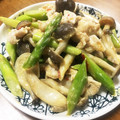 YUKIKI☆'s cooksnap of when they made 豚アスパラシメジの辛マヨ炒め.