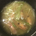 どんこちゃん's cooksnap of when they made エビの頭のみそ汁.