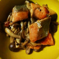 つっちーという人's cooksnap of when they made きのこと鮭のバターしょうゆ炒め.