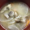 クックGFY8CA☆'s cooksnap of when they made ウスヒラタケと大根の味噌汁.