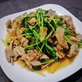 前歯折れましたが何か's cooksnap of when they made 豚肉と豆苗のクミンオイル炒め.